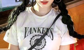 丽柜 – 左左制服写真新作,高清照片让你深陷青春的无尽魅力!
