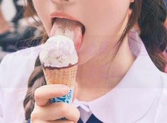丽柜 – 婀娜多姿的心心高跟鞋图包,精选展现完美曲线