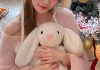 丽柜 – 让美图成为记忆,潘潘丰润可人的写真分享,用镜头捕捉生活中的每一瞬!