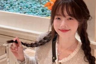 丽柜 – 免费白云棉袜美图,带你领略柔软与时尚的完美结合!