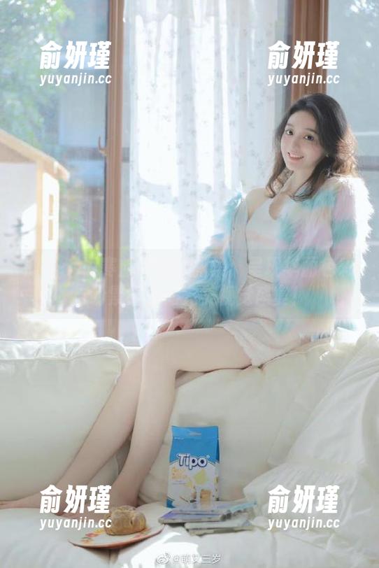 丽柜-语寒 丽柜 - 语寒旗袍美图图集:呈现华丽色彩与纷繁细节的完美视觉盛宴!