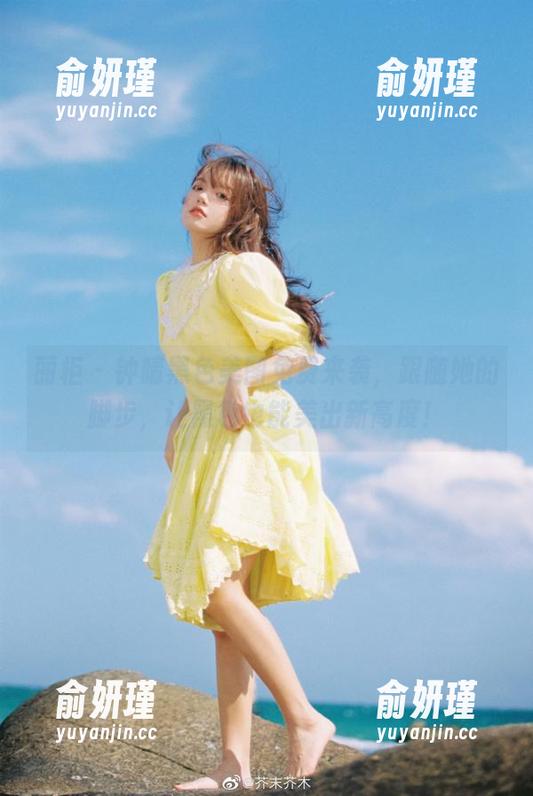 丽柜-钟晴 丽柜 - 钟晴黑色美图免费来袭,跟随她的脚步,让黑色也能美出新高度!