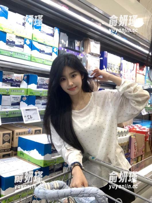 丽柜-阳阳 丽柜 - 阳阳美脚写真合集重磅更新,快来欣赏这位博主的绝美瞬间!
