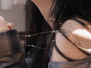 丽柜 – 雪糕的无圣光美脚写真合集,诚邀你来欣赏这绝美的腿部艺术!