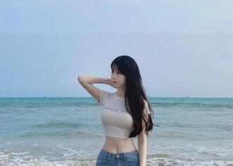 丽柜 – 透过镜头看见真实:露露独特的透明写真作品集,记录每一个动人瞬间的背后故事。