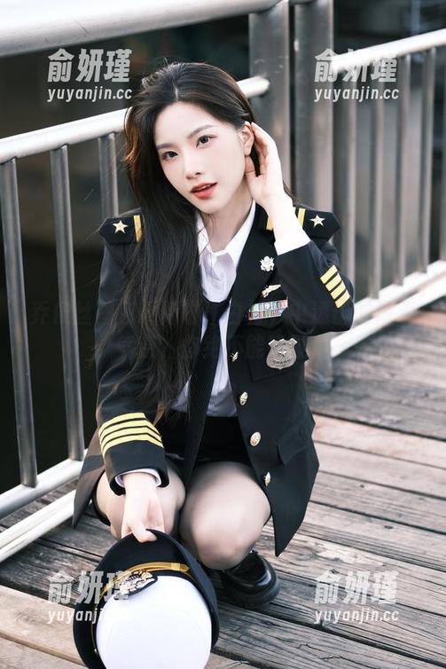 乔依丝图包更新啦！白衬衫中透出的青春气息，你绝不能错过！