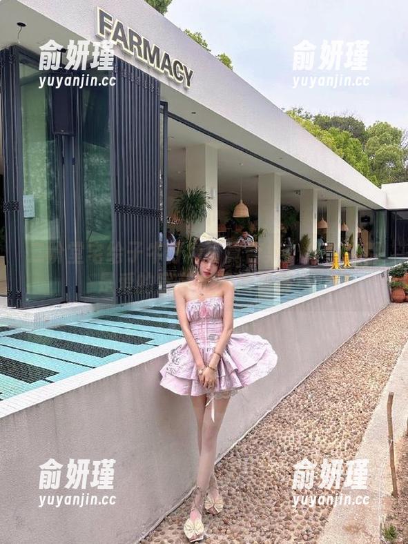 二阶堂宅绘子牛仔裤写真合集：每一张都是爱的宣言，幸福满满！