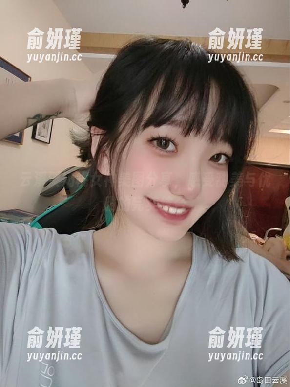 云溪溪奶桃 云溪溪奶桃女神美图分享,感受甜美与优雅的完美结合