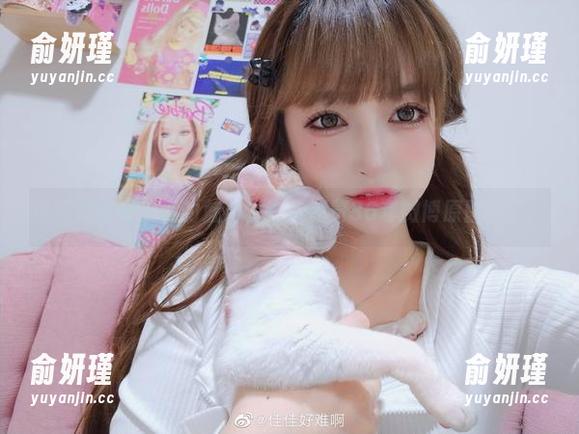 佳佳好难啊 珍藏佳佳好难啊的魅力,在线浏览36套微博原图写真!