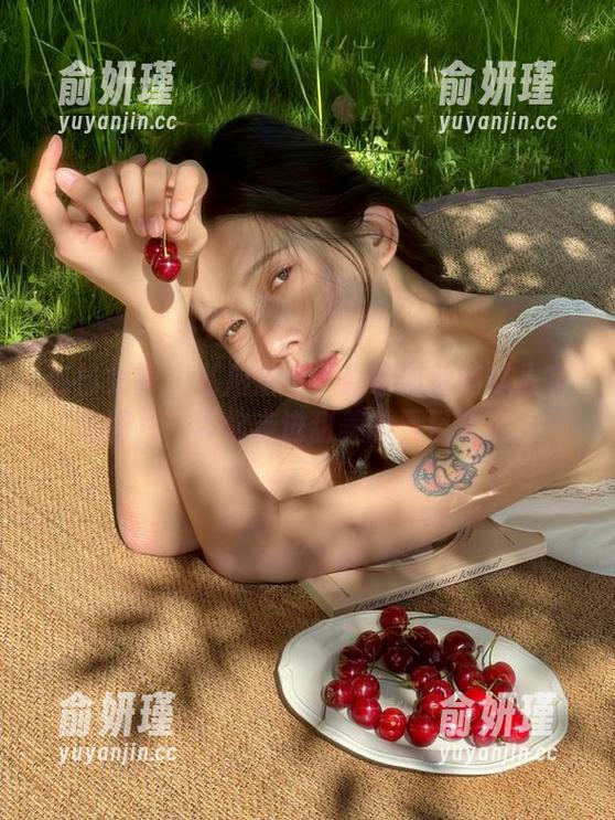 克拉女神-嘉萌 克拉女神 - 私拍启示:嘉萌最新萌妹人字拖图片,带你走进甜美的夏日梦境!