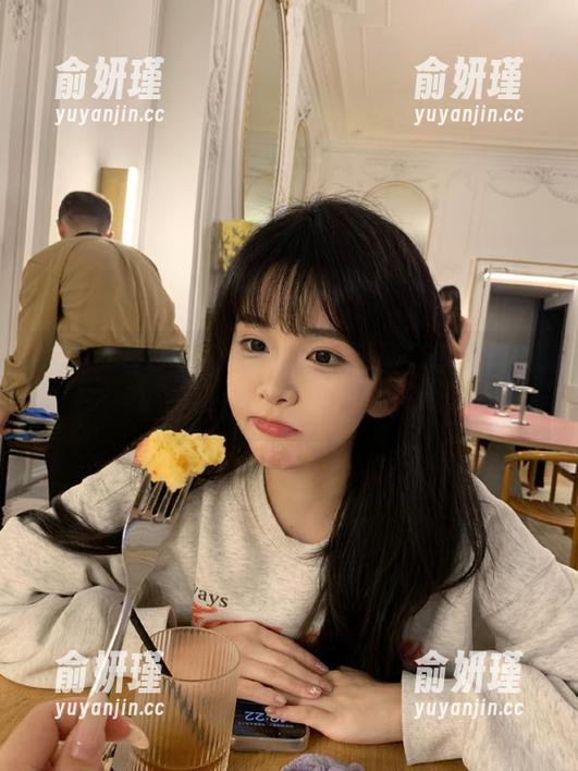 克拉女神-姜璐 克拉女神 - 姜璐美脚写真原图分享,揭开她独特魅力的神秘面纱!