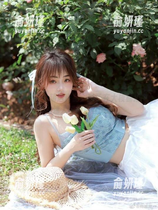 克拉女神-璇子 克拉女神 - 精选作品:璇子在大模棚拍中的迷人瞬间尽显无遗