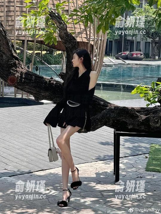 克拉女神-盈盈 克拉女神 - 万种风情在于盈盈,高清睡衣图册展现她的多面魅力