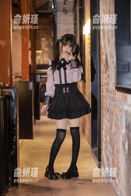克拉女神-颖儿 克拉女神 - 颖儿双人写真合集分享:让每一帧都充满爱与温度