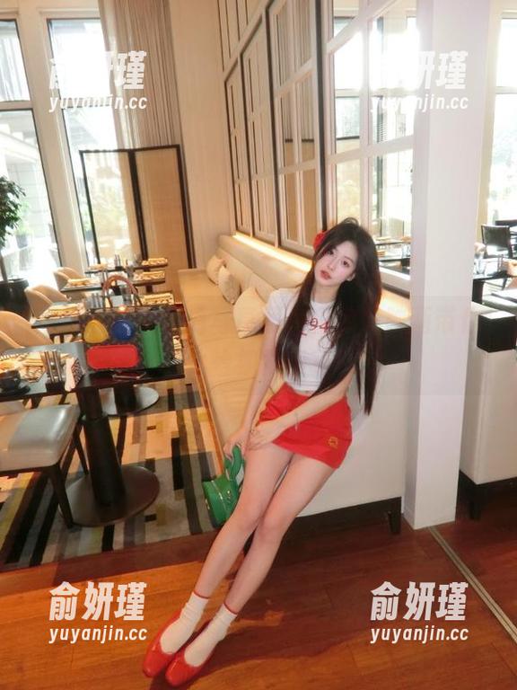 短裙红丝带高清写真照片，兔玩映画带你体验视觉盛宴