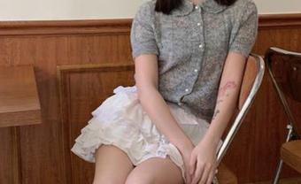 楼梯上的萝莉私拍图集，兔玩映画带你领略童真与梦幻的结合