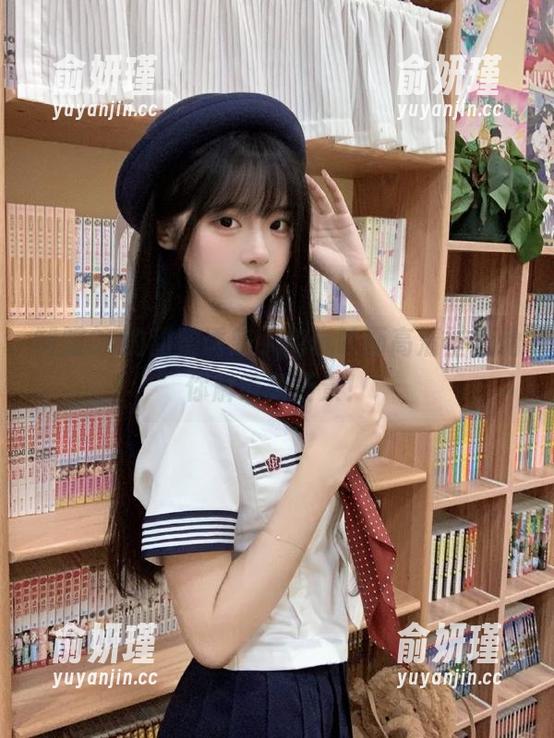 制服OL的甜蜜诱惑，兔玩映画高清壁纸助你解锁新场景！