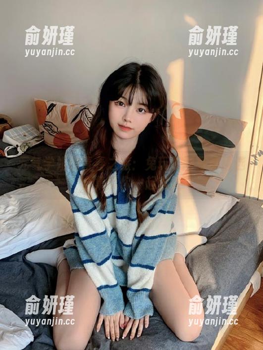 元气学姐的青春之旅：兔玩映画写真精选合集带你一起欢笑