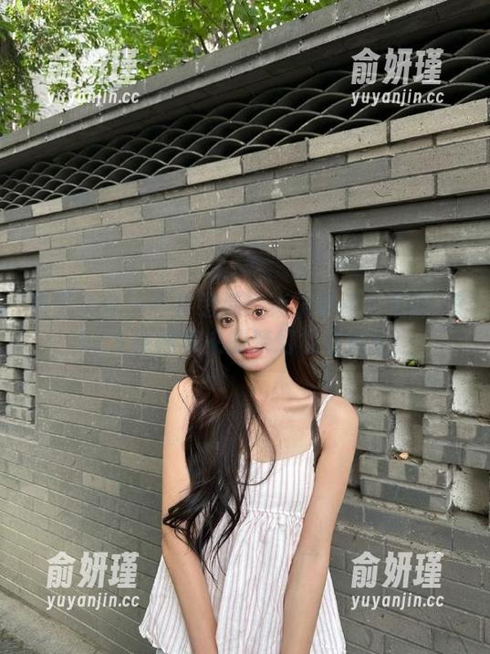 初夏女神-柒柒 初夏女神 - 不容错过!柒柒最新《我的1912》原图带来的梦幻视觉体验!