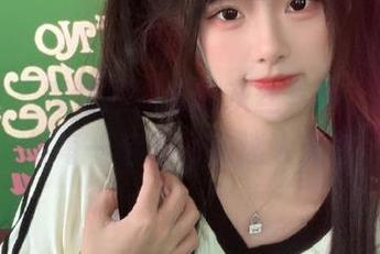 微密圈 – 观看周妍希的灰丝写真,细腻捕捉每一个瞬间的迷人光芒