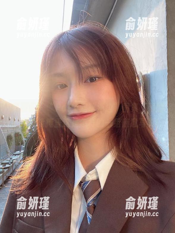 嗲囡囡-PaPa妈咪 嗲囡囡 - “PaPa妈咪海边”图集,海的壮阔未能掩盖这是怎样的一组随意写真!