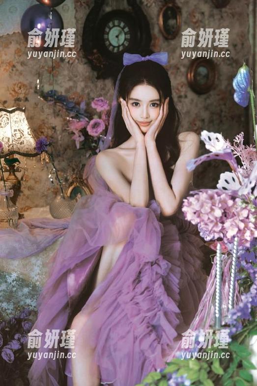 嗲囡囡 - 福利图片分享：娜依灵儿纯白写真，捕捉光影中的柔美瞬间，心灵的净土。
