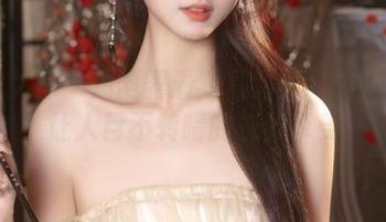 头条女神 – 刘雨露最新写真集:油亮风格,让人目不转睛的视觉享受!