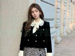 头条女神 – 无圣光的樊安妮:办公室写真作品传递职场中的女性力量
