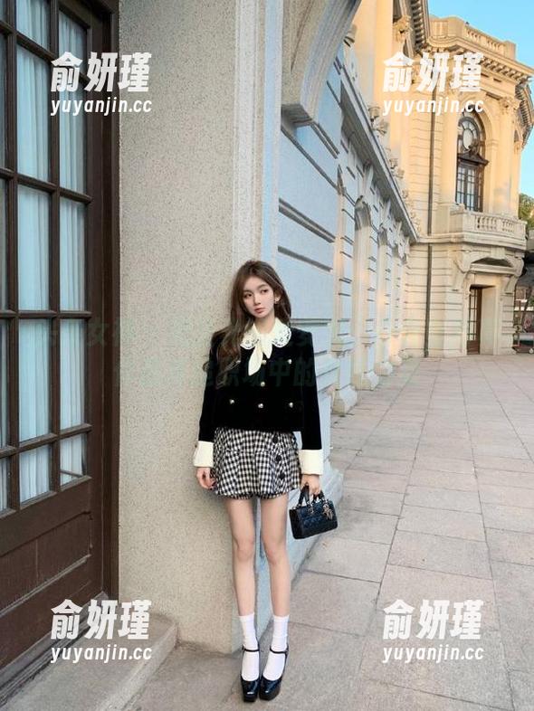 头条女神-樊安妮 头条女神 - 无圣光的樊安妮:办公室写真作品传递职场中的女性力量