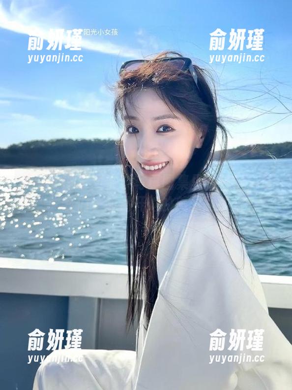 头条女神 - 童安琪写真图集里的秘密：让我们一起揭开她的美丽面纱