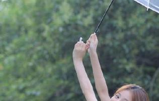 揫透女主K的私密生活:揭秘她的秘书写真套图,尽显优雅与力量!