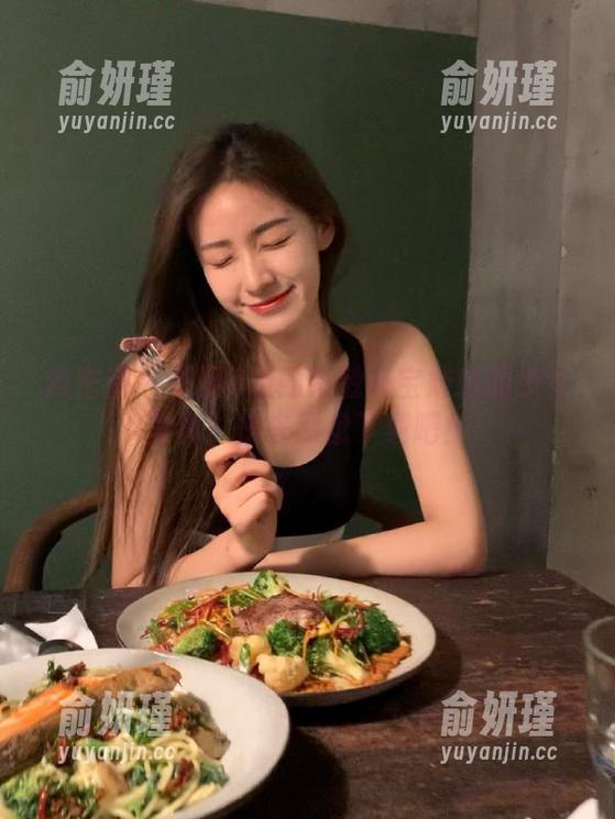 微密圈 - 想要0距离接触奶宝妹纸的少女写真？快来网盘下载吧！