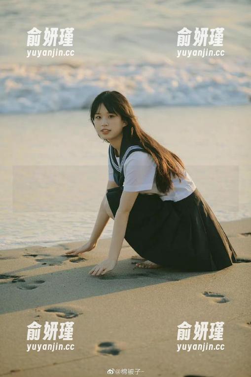 妮是老虎 微密圈 - 妮是老虎的独特紫色韵味:图集写真中散发的神秘气息