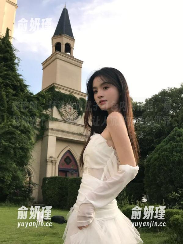 小优优子 微密圈 - 精选小优优子红色内衣作品,展现她的个性与风情,让人沉醉在美的世界中!