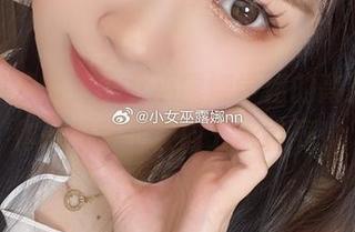在梦中漫步,小女巫露娜学姐的高清写真作品集带你驶向五彩世界!
