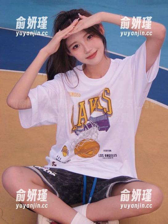 小玉吃果冻 微密圈 - 小玉吃果冻最新写真分享,马甲线系列挑战你的视觉极限