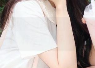 少女秩序 – 小葵的丝袜魅力：分享她的独特写真作品集