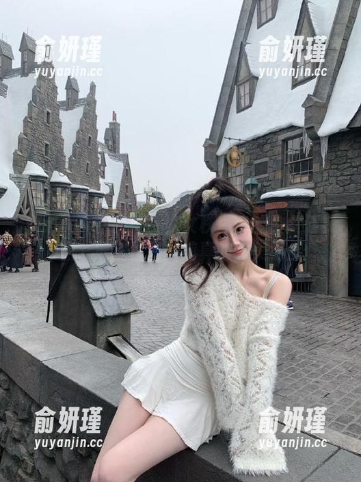 精选写真作品——少女秩序中的白丝连衣裙，展现优雅与纯真的完美结合