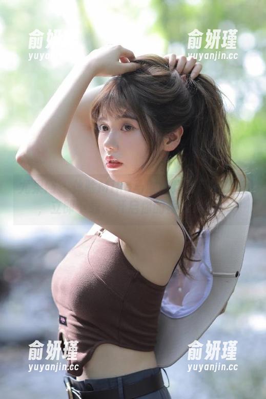 尤果网 - 体验Miko马欣悦红裙写真之美，立即下载，开启你的视觉之旅！
