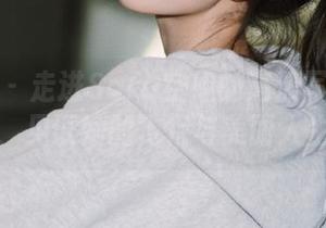 尤果网 – 走进Sara空姐的高清写真世界,见证她的飞行与美丽人生