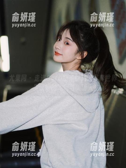 尤果网-Sara 尤果网 - 走进Sara空姐的高清写真世界,见证她的飞行与美丽人生