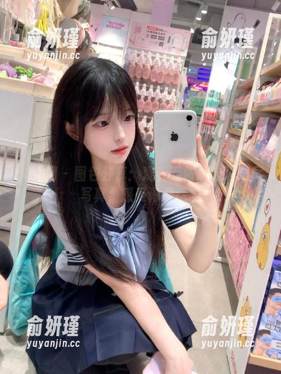 尤果网-乔依琳 尤果网 - 图包分享:观看乔依琳的双马尾写真,感受青春活力