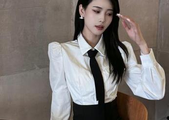 尤果网 – 高清孟狐狸泳池写真作品,快来下载,收获夏日的清新气息