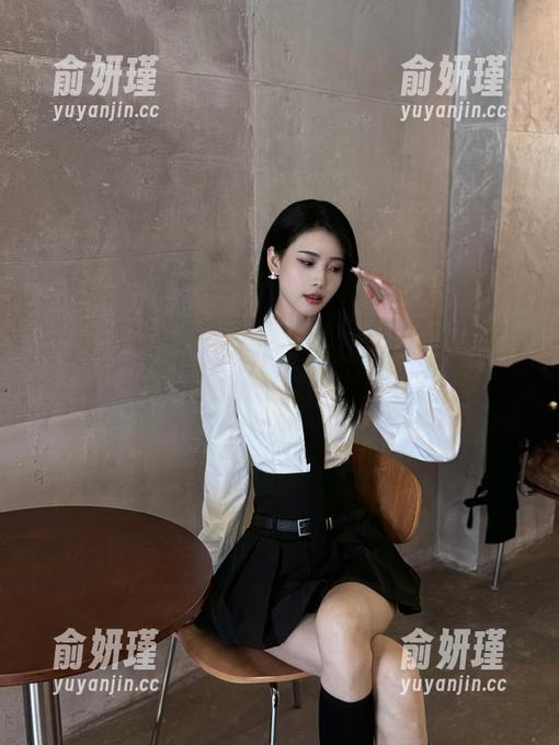 尤果网-孟狐狸 尤果网 - 高清孟狐狸泳池写真作品,快来下载,收获夏日的清新气息