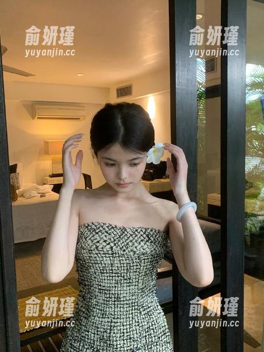 尤果网-毛COCO 尤果网 - 毛COCO裤里丝写真集,下载后你会爱上这份别样的美丽