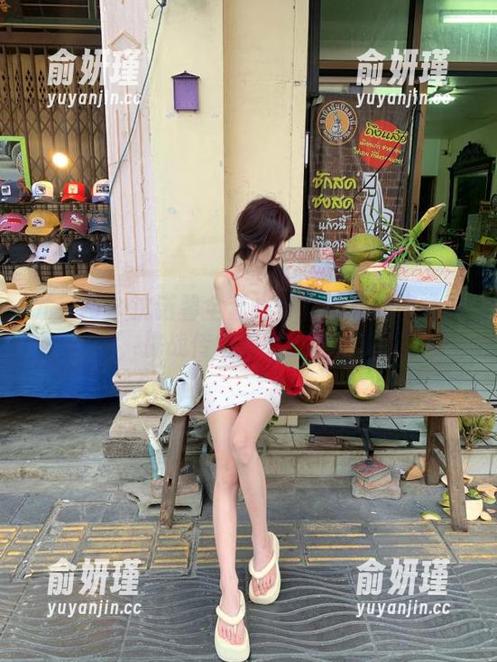 尤果网-沈诺馨 尤果网 - 沈诺馨全套连体衣写真的视觉冲击,挑战传统美学的无限可能