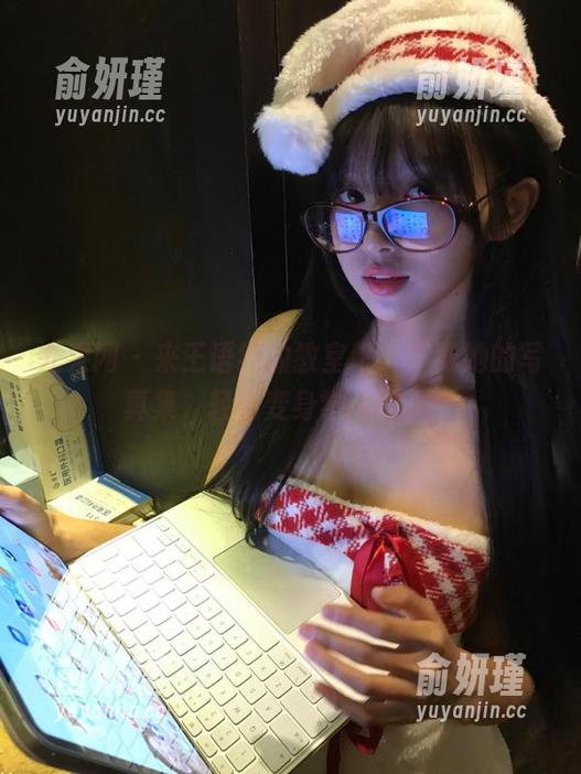 尤果网-王语纯 尤果网 - 来王语纯的教室吧,下载她的写真集,轻松变身学习达人!