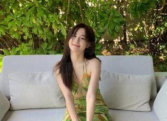 尤果网 – 田梓茵海边写真中的清新气息,精美资源让你一见倾心