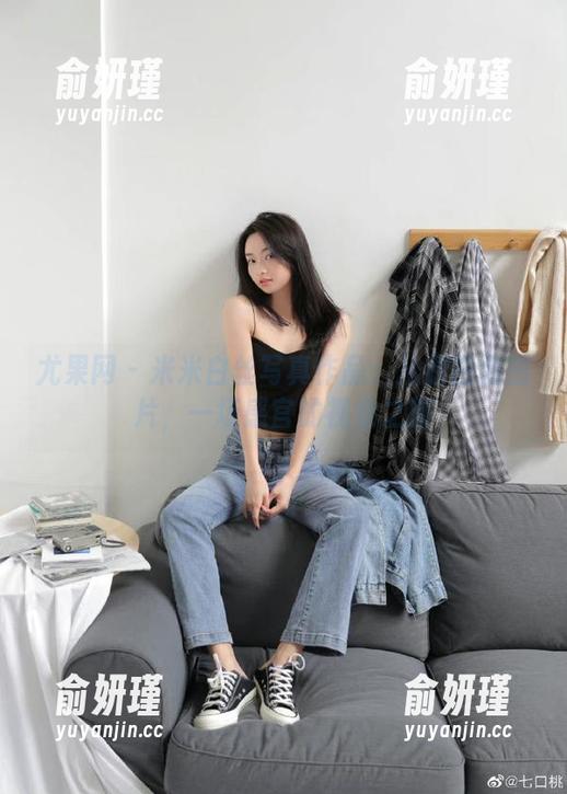 尤果网 - 米米白丝写真作品：从原图到图片，一场感官的视觉之旅