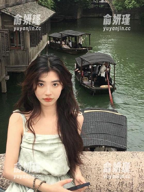 尤果网 - 独一无二的芊小童JK定制作品，带你领略时尚与艺术的交汇点